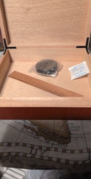 Bond Street Desktop With Built-in Humidor Cigar Case Brand New In Box - Picture 11 of 16